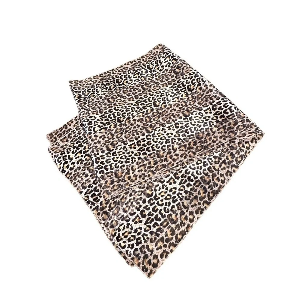 ANIMAL PRINT, NWOT, WOMENS SCARF. THIN, LIGHTWEIGHT, POLYESTER WITH A SILK FEEL.